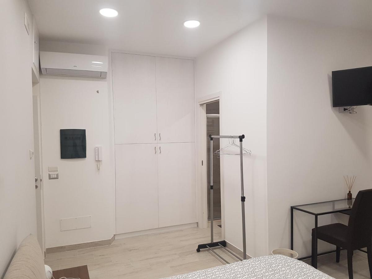 Guest House Via Milano カタンザーロ エクステリア 写真
